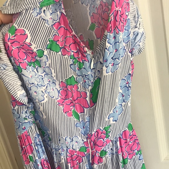 COPY - Crown & Ivy - Tiered Hydrangea VNeck Dress - Picture 5 of 9